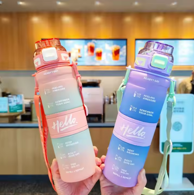 💧🌈 Stay Hydrated in Style with the Portable Gradient Water Bottle!